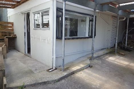 Photo of property in 1 Glenbervie Crescent, Massey, Auckland, 0614