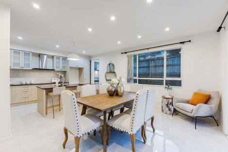 Photo of property in 52 Chesterfield Way, Orewa, 0931