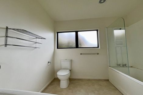 Photo of property in 399b Roscommon Road, Clendon Park, Auckland, 2103