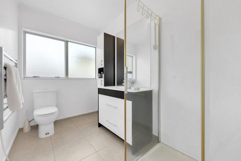 Photo of property in 220 Te Irirangi Drive, Flat Bush, Auckland, 2019