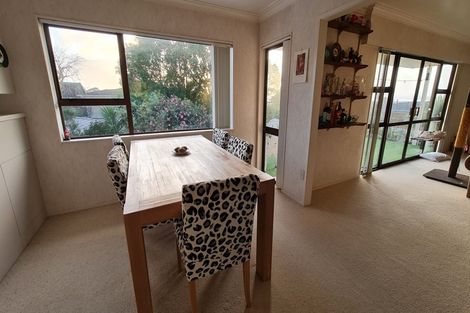 Photo of property in 1 Sunrise Lane, Te Atatu South, Auckland, 0610