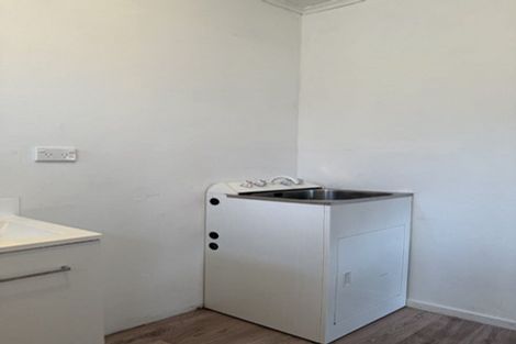 Photo of property in 10 Somerset Place, Cannons Creek, Porirua, 5024