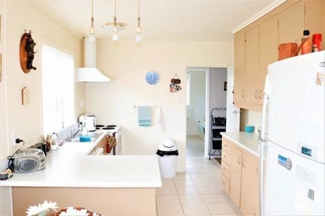 Photo of property in 42 Titoki Street, Castlecliff, Whanganui, 4501