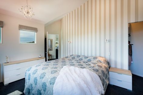 Photo of property in 15 Gunns Crescent, Cashmere, Christchurch, 8022