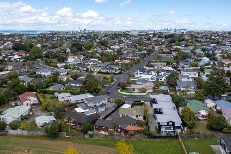 Photo of property in 1/45 Seine Road, Forrest Hill, Auckland, 0620