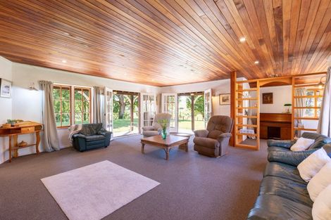 Photo of property in 45 Riverdale Road, Dannevirke, 4930