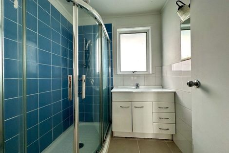 Photo of property in 6 Finlow Drive, Te Atatu South, Auckland, 0610