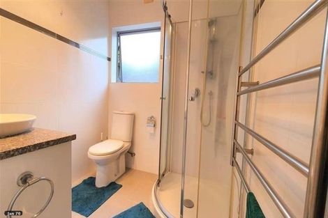 Photo of property in 29a Raleigh Road, Northcote, Auckland, 0627