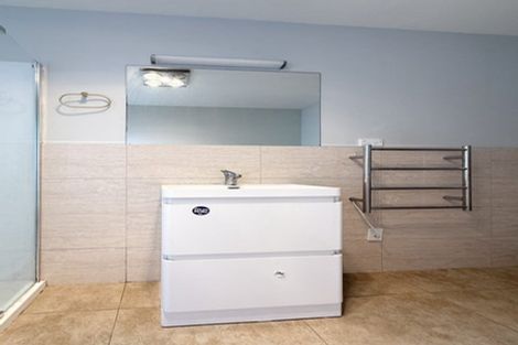 Photo of property in 16 Normandy Place, Henderson, Auckland, 0610