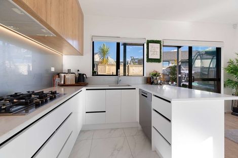 Photo of property in 4a Ringi Lane, Orewa, 0931