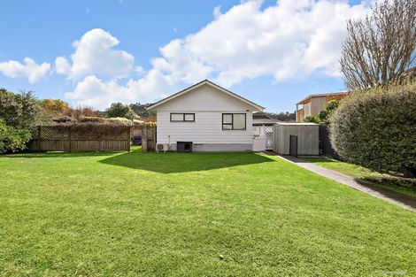 Photo of property in 7 Redlands Grove, Swanson, Auckland, 0612