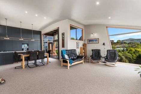 Photo of property in 81 Harbour View Road, Omokoroa, 3114