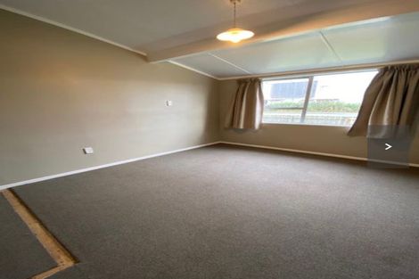 Photo of property in 90 Henley Street, Westport, 7825