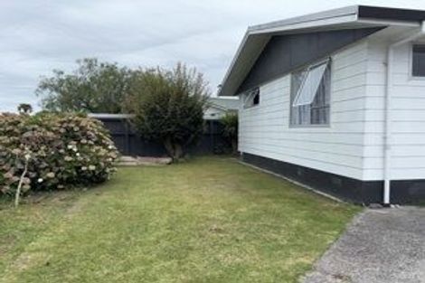 Photo of property in 35 Puriri Crescent, Edgecumbe, 3120