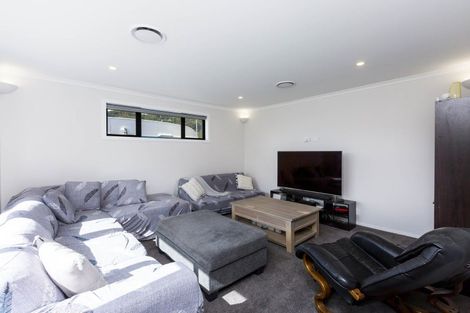 Photo of property in 79 Mawai Hakona Drive, Wallaceville, Upper Hutt, 5018