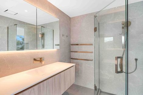 Photo of property in 5/279 Lake Road, Belmont, Auckland, 0622