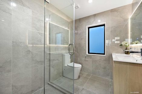 Photo of property in 152a Botany Road, Botany Downs, Auckland, 2010