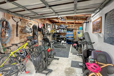 Photo of property in 45 Heretaunga Square, Silverstream, Upper Hutt, 5019