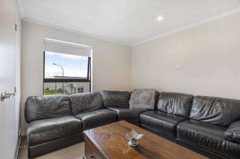 Photo of property in 61 Costa Viva Crescent, Karaka, Papakura, 2113