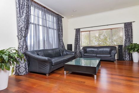 Photo of property in 16 Brooke Ridge Rise, East Tamaki Heights, Auckland, 2016