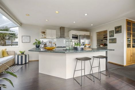 Photo of property in 2/32 Beresford Street, Bayswater, Auckland, 0622