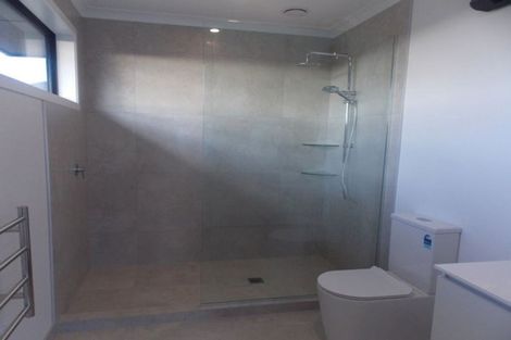 Photo of property in 18 Sardinia Grove, Fitzherbert, Palmerston North, 4410