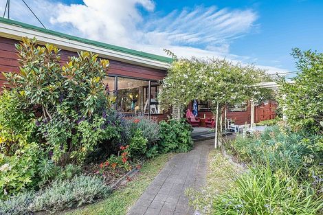 Photo of property in 1 Herbert Avenue, Raumati South, Paraparaumu, 5032