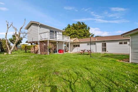 Photo of property in 35-37 Tokomaru Road, Tokomaru, Palmerston North, 4474