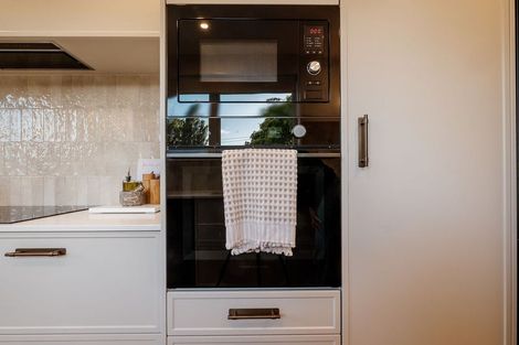 Photo of property in 2/229 Waimea Terrace, Beckenham, Christchurch, 8023