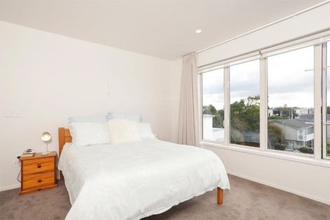 Photo of property in 9/83 Hinemoa Street, Birkenhead, Auckland, 0626