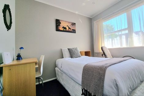 Photo of property in 176 Gossamer Drive, Pakuranga Heights, Auckland, 2010