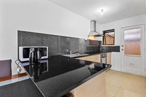 Photo of property in 2/76 Kenderdine Road, Papatoetoe, Auckland, 2025