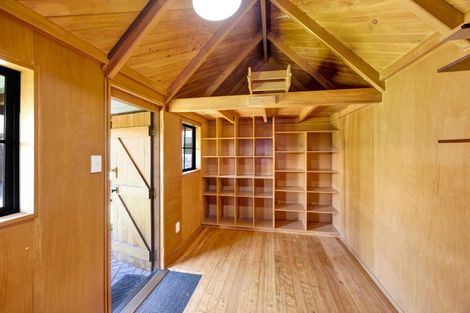 Photo of property in 4 Waiwera Place, Merrilands, New Plymouth, 4312