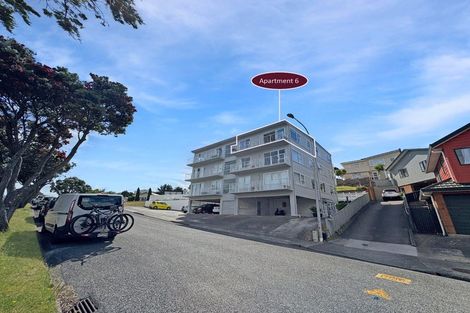 Photo of property in 6/32 Akaroa Drive, Maupuia, Wellington, 6022