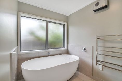 Photo of property in 3 Crabapple Close, Milson, Palmerston North, 4414