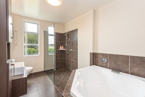 Photo of property in 2 Redcliffs View Lane, Redcliffs, Christchurch, 8081