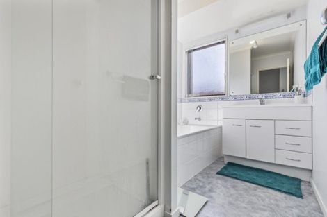 Photo of property in 42 Milson Drive, Papakura, 2110