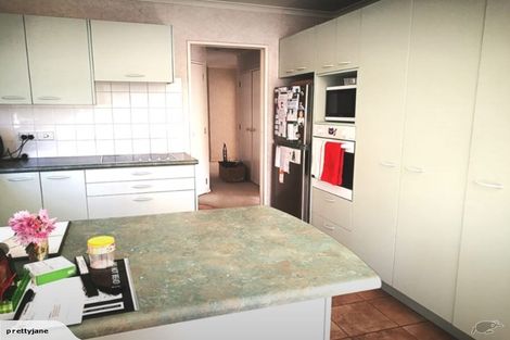 Photo of property in 1/28 Bernie Edwards Place, Botany Downs, Auckland, 2010