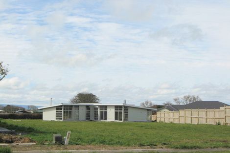 Photo of property in 16 Elizabeth Grove, Stratford, 4332