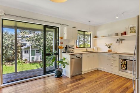 Photo of property in 18 Sarah Avenue, Whitianga, 3510