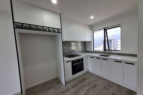 Photo of property in 2 Arnhem Place, Pukekohe, 2120