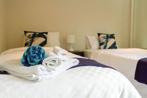 Photo of property in 24a Korotaha Terrace, Rothesay Bay, Auckland, 0630