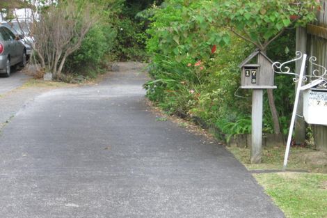 Photo of property in 2/17 Mirovale Place, Totara Vale, Auckland, 0629