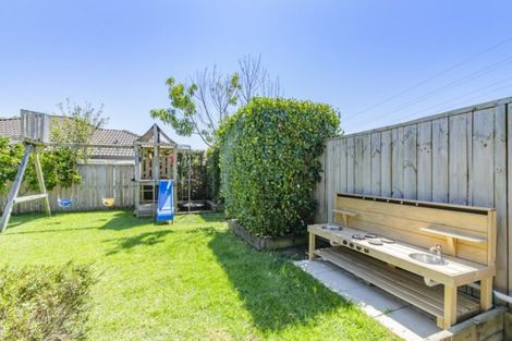 Photo of property in 6 Pohutukawa Place, Karaka, Papakura, 2113