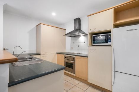Photo of property in 10 Ironstone Place, Randwick Park, Auckland, 2105