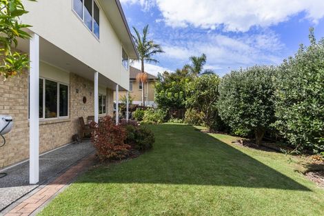 Photo of property in 64 Whitford Road, Botany Downs, Auckland, 2014