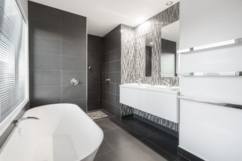 Photo of property in 18 Milano Boulevard, Karaka, Papakura, 2113