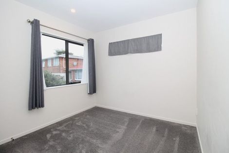 Photo of property in 4 Fruitvale Road, New Lynn, Auckland, 0600