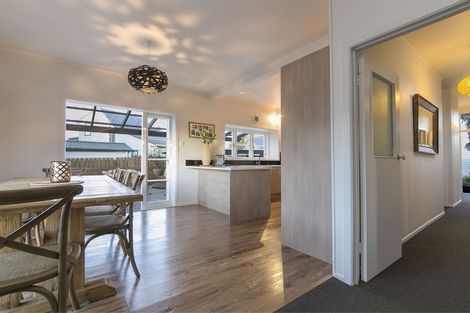 Photo of property in 2/37 Saxon Street, Waterview, Auckland, 1026