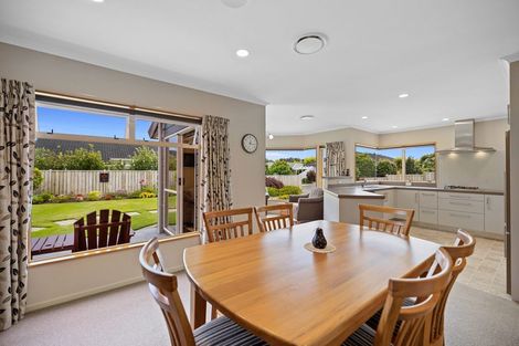 Photo of property in 3c Larsen Place, Merrilands, New Plymouth, 4312